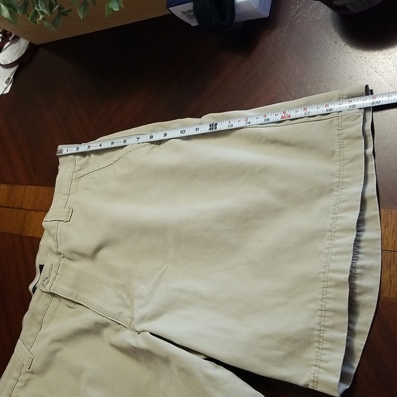 Dockers Khaki Men's Shorts - Picture 9 of 9